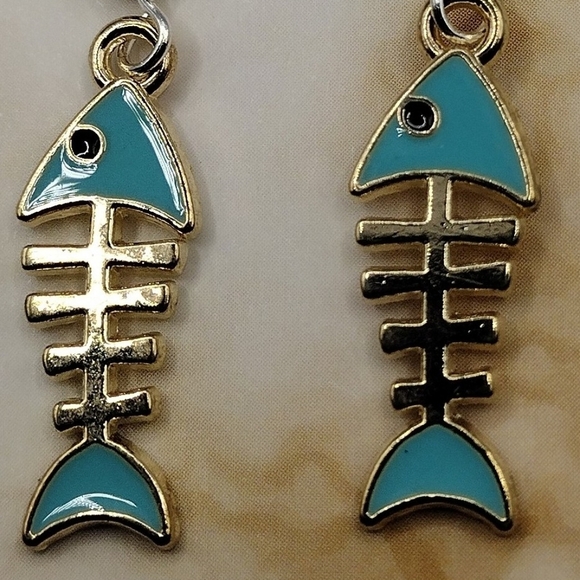 Fishbone Earrings! - Picture 3 of 3